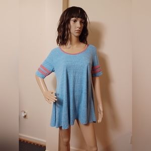 🤍 EUC LuLaRoe Blue & Red Shirt Size S